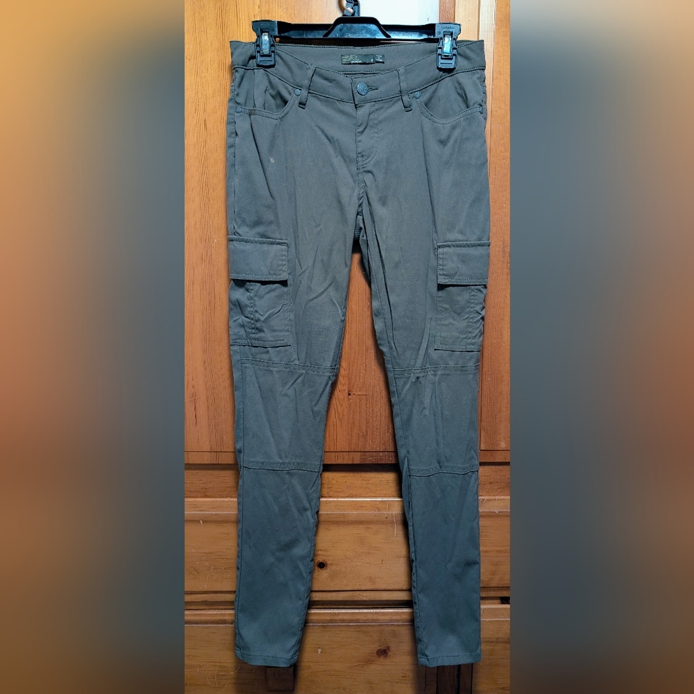 Prana Men's Cargo Pants in Charcoal